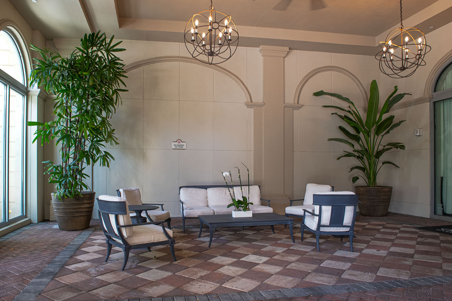 ICON Apartments Harbour Island